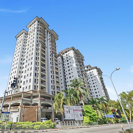 1 Bedroom Apartment, Melaka Cbd Town Center- Hosted By Private Locals Resident, Balcony With City Skyline View Or Seaview, Opposite Malls, Tv Box, 5 Minutes To Jonker Street, Malacca Εξωτερικό φωτογραφία