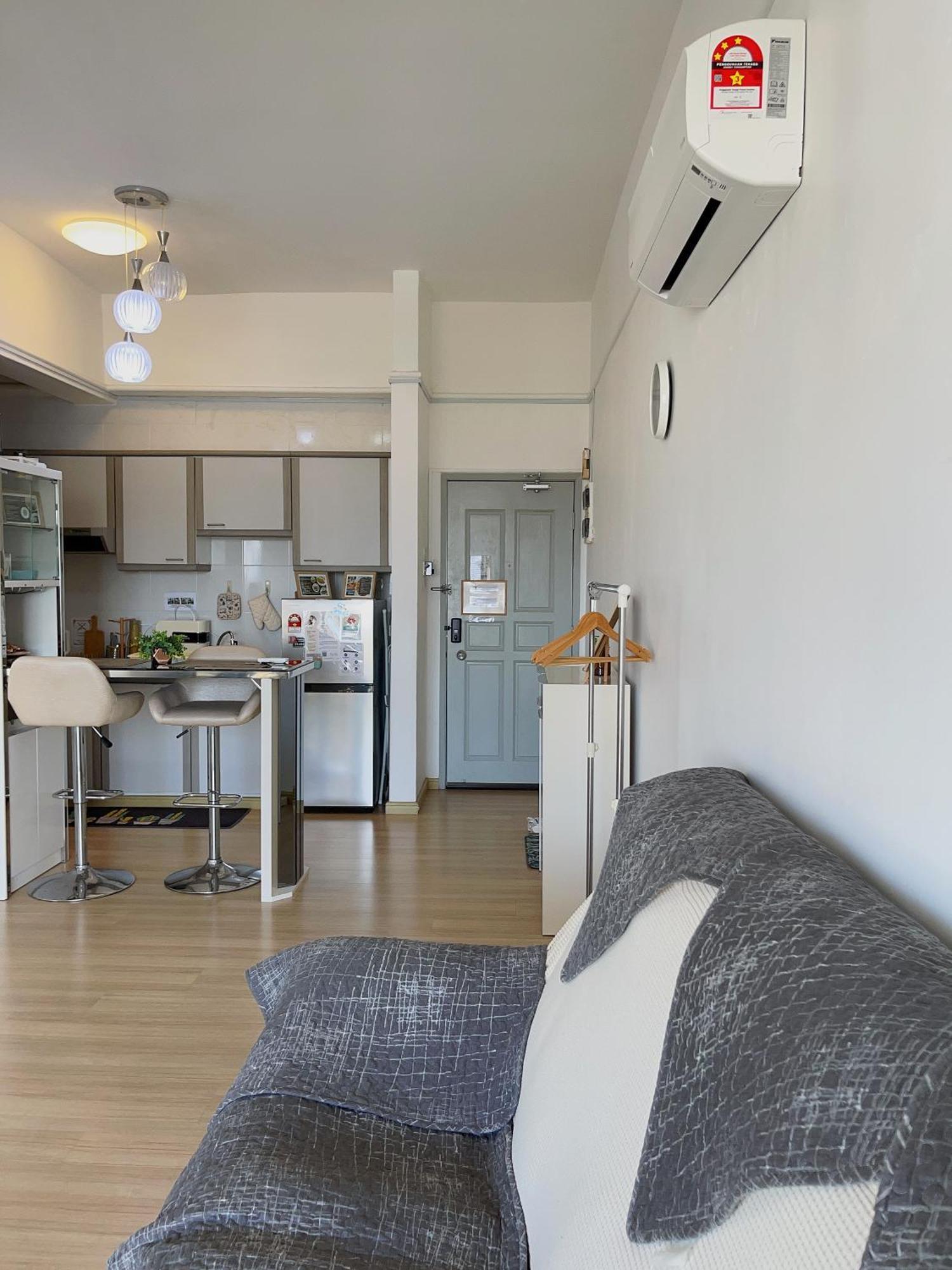 1 Bedroom Apartment, Melaka Cbd Town Center- Hosted By Private Locals Resident, Balcony With City Skyline View Or Seaview, Opposite Malls, Tv Box, 5 Minutes To Jonker Street, Malacca Εξωτερικό φωτογραφία