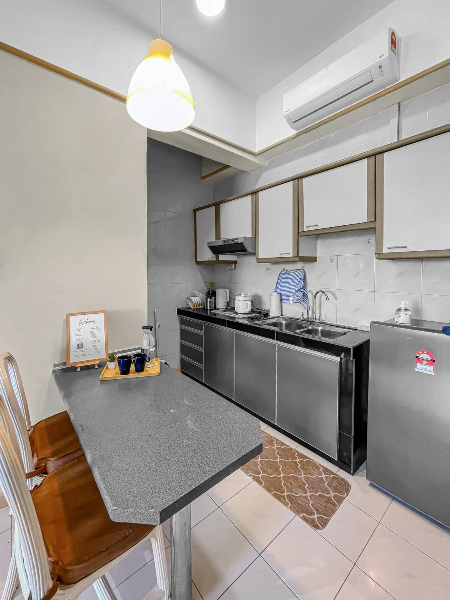 1 Bedroom Apartment, Melaka Cbd Town Center- Hosted By Private Locals Resident, Balcony With City Skyline View Or Seaview, Opposite Malls, Tv Box, 5 Minutes To Jonker Street, Malacca Εξωτερικό φωτογραφία
